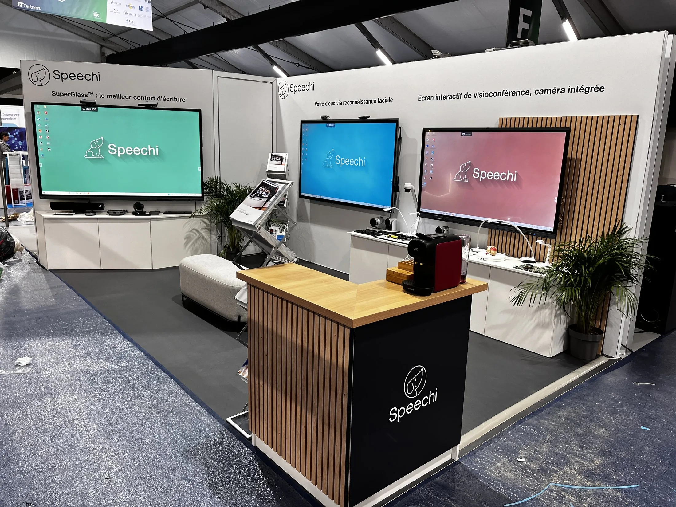 Stand Speechi — salon IT Partners 2023 — vue d'ensemble du stand vide
