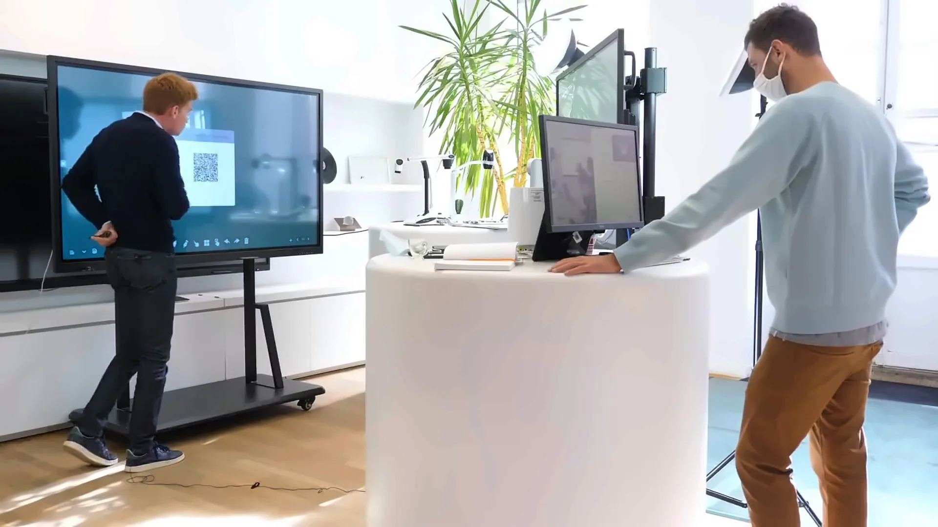 Webinar live Speechi — démonstration d'un écran interactif face caméra
